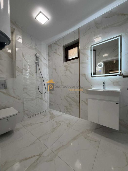 Продава се Тристаен апартамент в Пловдив, Остромила - 118 кв.м за 2111 €/кв.м - Снимка #11