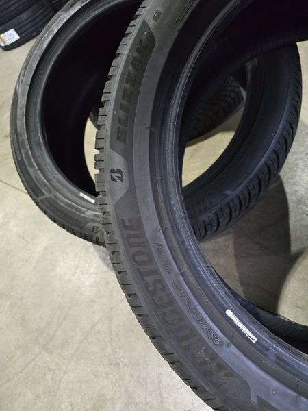 255/45/20//235/50/20 BRIDGESTONE