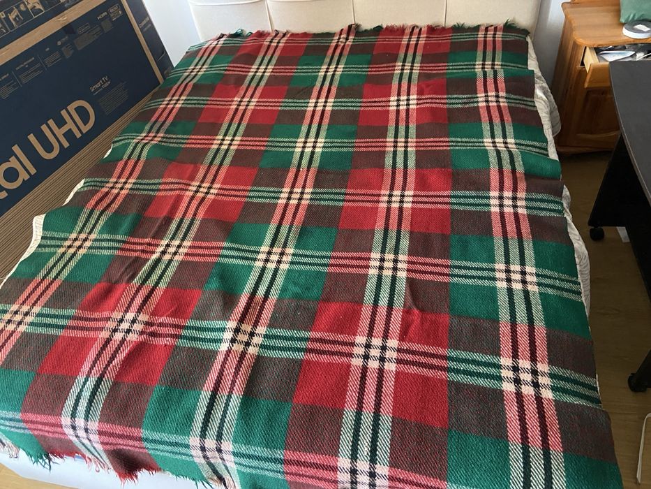 Колекция ,,Етно уют”- автентични вълнени изделия и ръчно тъкани шедьов