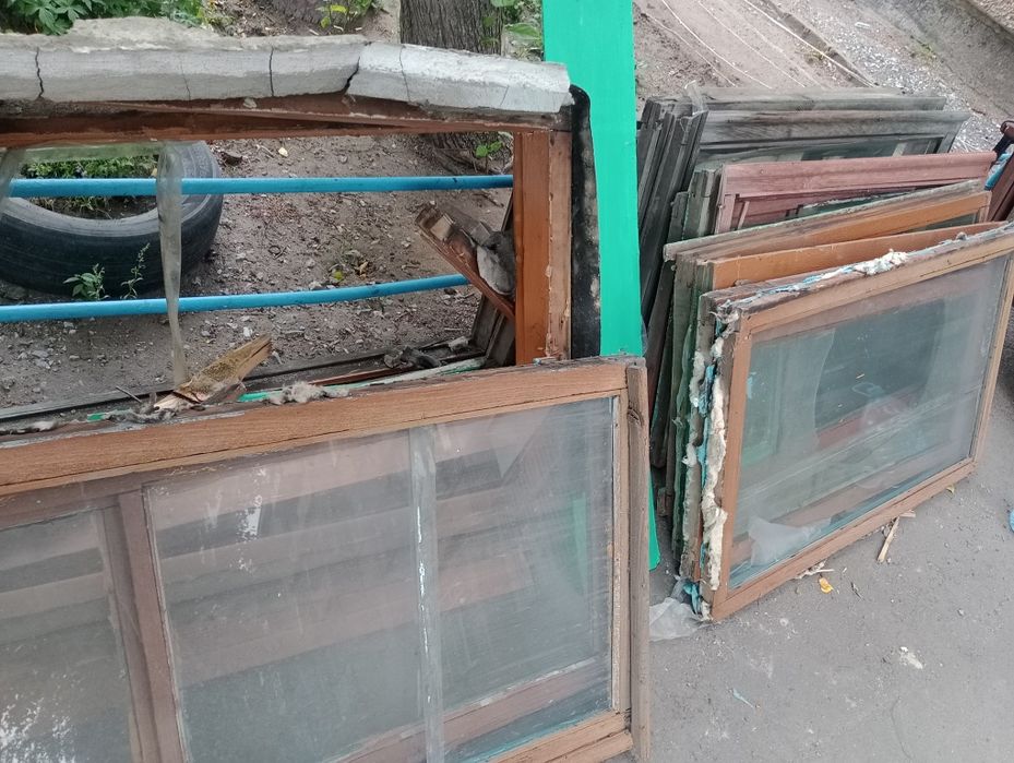 Деревянные рамы и стекла