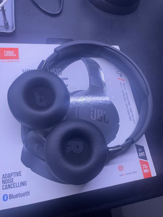 Слушалки JBL tune 670nc
