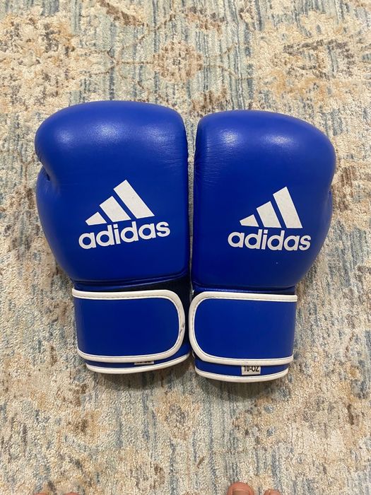 Боксерские перчатки Adidas aiba 10oz