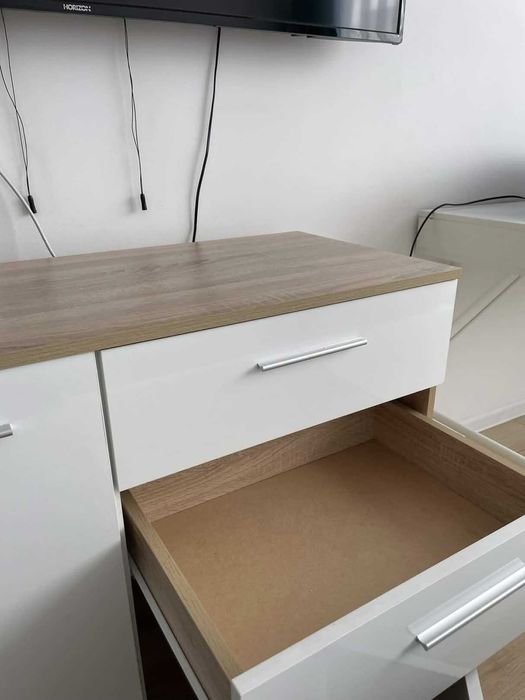 Set mobilier dormitor (Dressing / Comoda / Pat / Saltea / Noptiera)