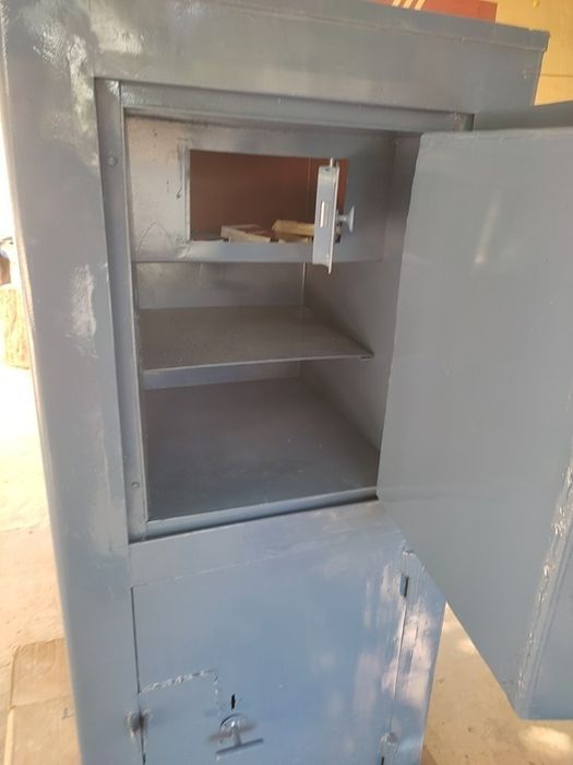 СЕЙФ сотилади.Balandligi 155 eni 70 qalinligi 60 sm