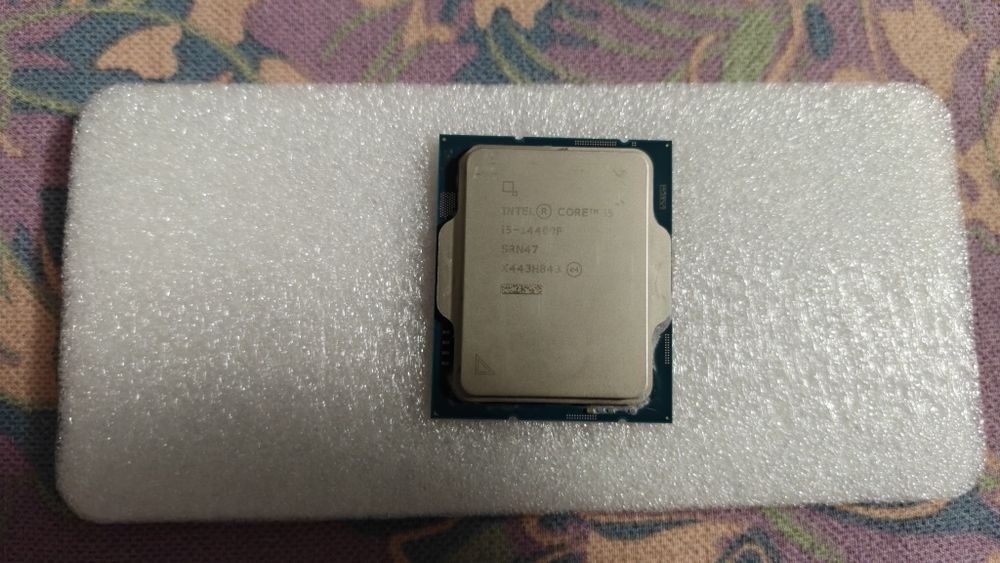 Процессор i5-14400f