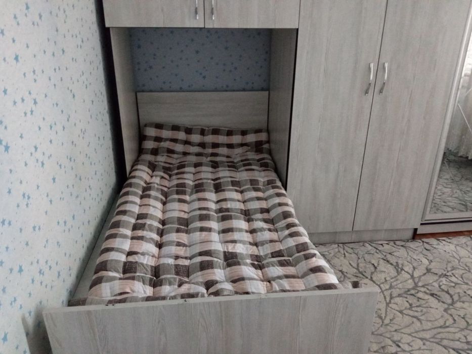 Сдаётся квартира ,в яшнабаде,(крестик) 4х комнатная