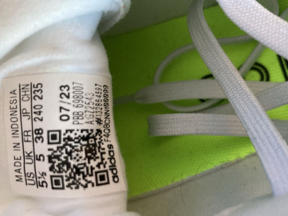 Adidas Оригинални стоножки 38-ми номер