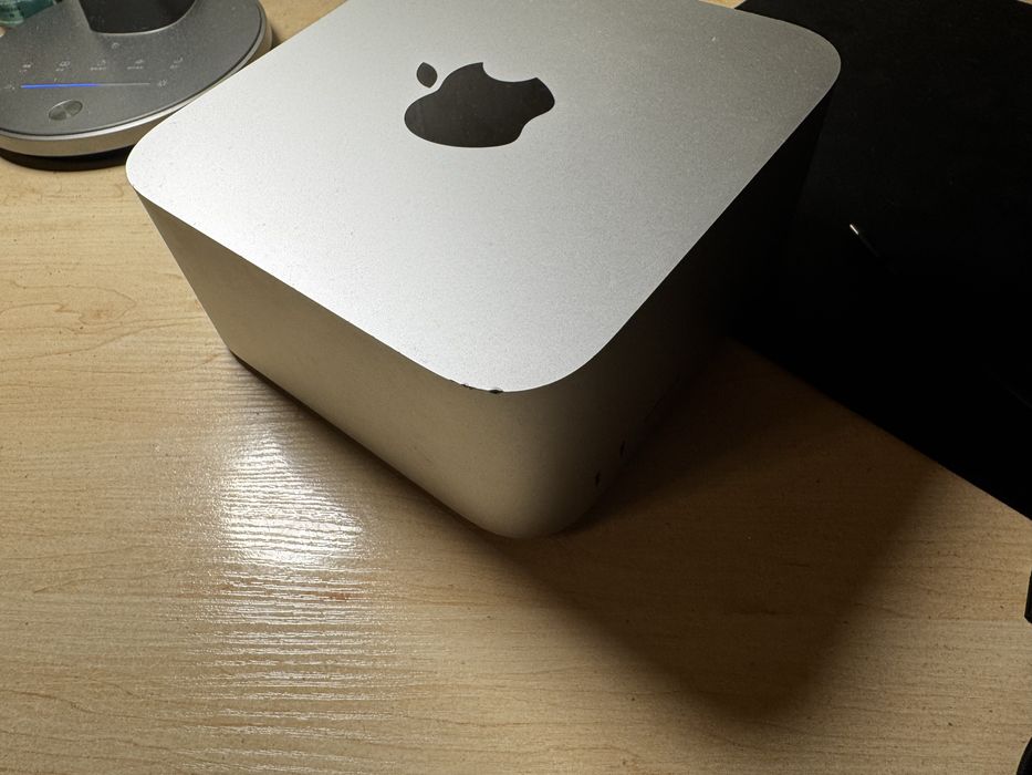 Mac Studio M1 Max / 32GB / 512GB + Magic Keyboard