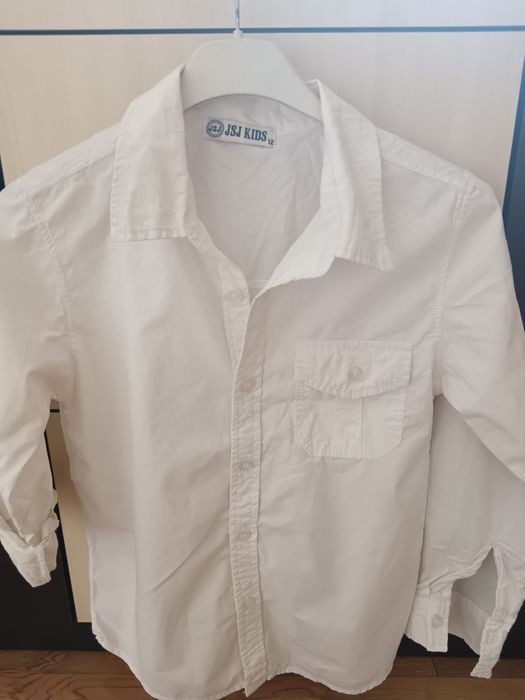 Бели ризи за ученици