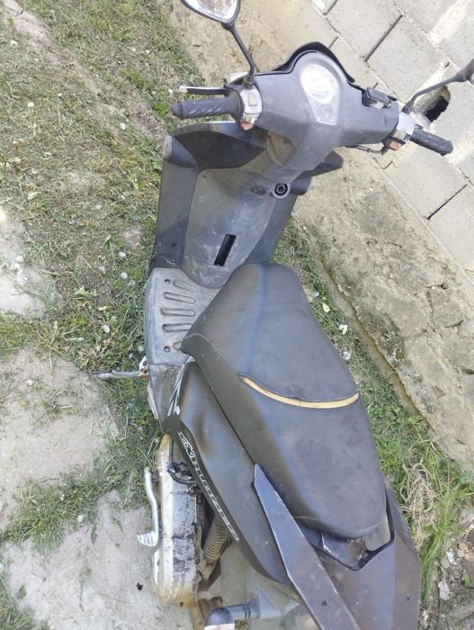 Vând scuter Explorer