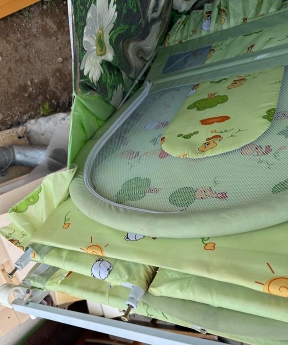 Кровать- манеж детская до трёх лет