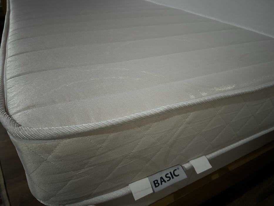 Vand două saltele cu arcuri 80x200 nefolosite