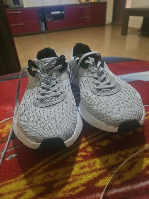 Adidasi decathlon