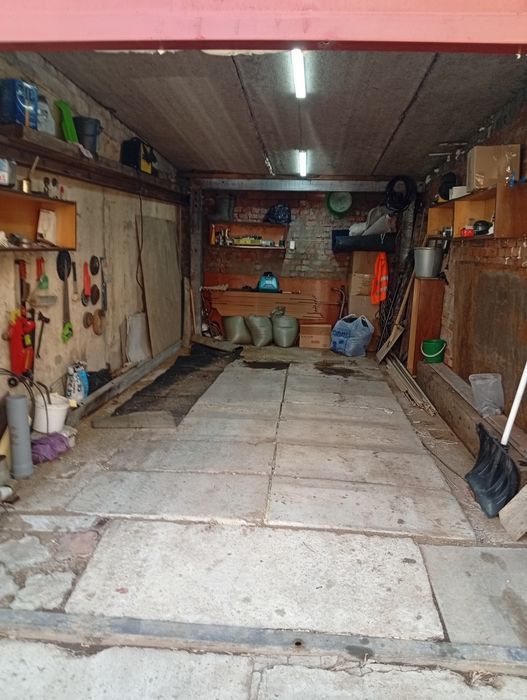 Продам капитальный гараж .