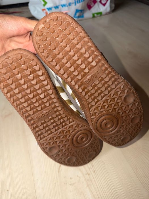 обувки на Adidas