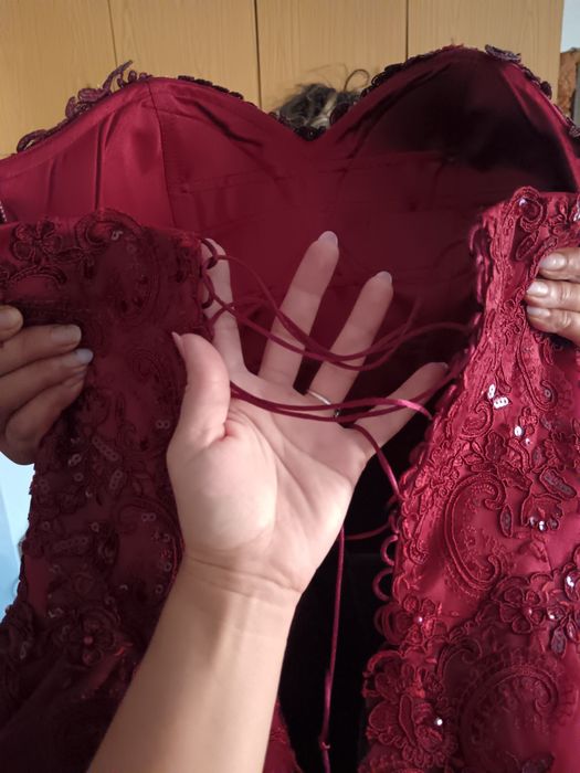 Rochie cu crinolină