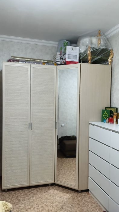 Продам шкаф б\ у угловой.