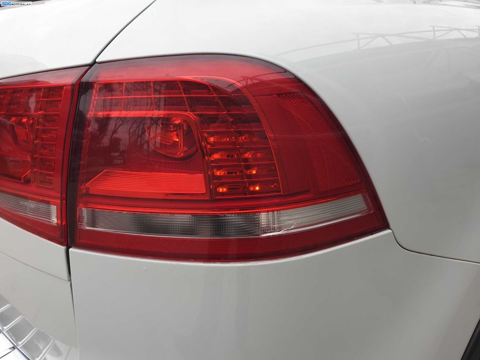 Tripla Lampa Stop Led Dreapta de pe Aripa Caroserie cu Defect Volkswagen Touareg 7P 2011 - 2014 [K8994]