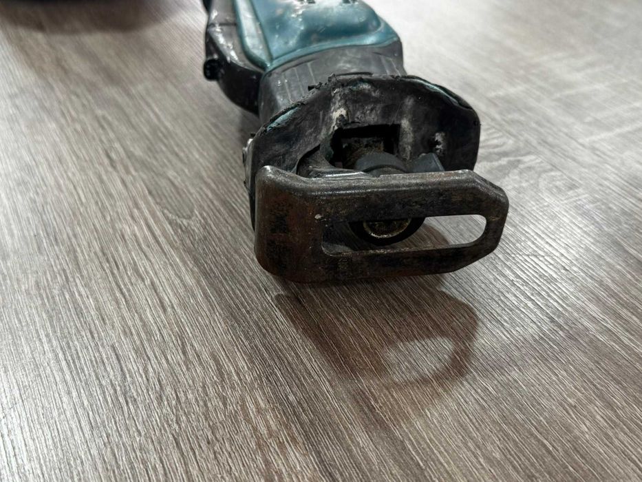 Саблен трион Makita