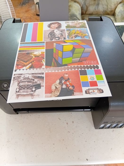 Продам цветной принтер EPSON  3100