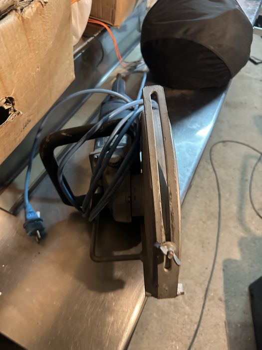 Polizor Bosch profesional GWS 24-300J