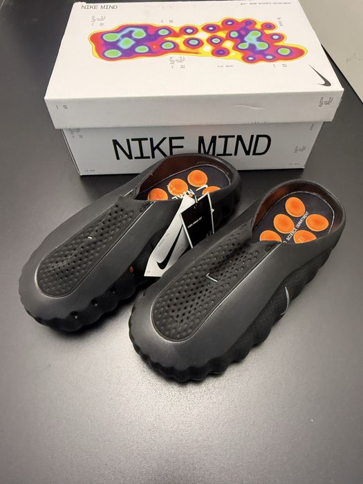 Nike mind 001.