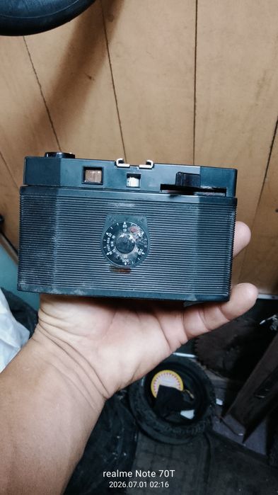 Продавам 2 броя ретро фотоапарати