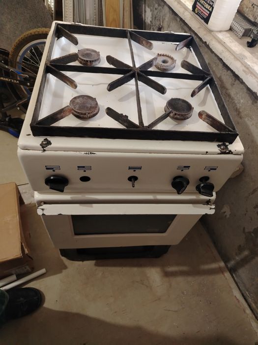 Газовая плита в рабочем состоянии