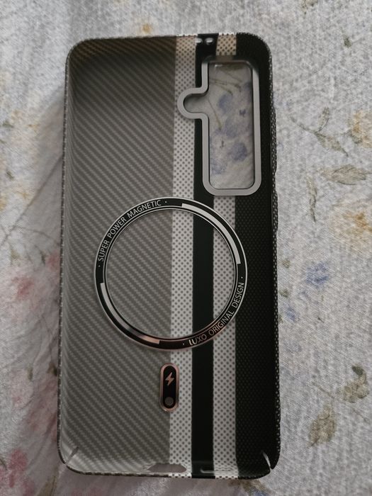Чехол на Samsung S24