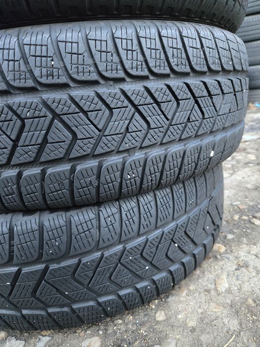 4бр. 215 65 17 Pirelli зимни.