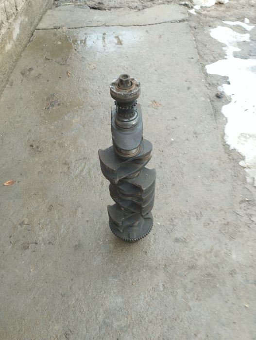 Каленвал на двигателя БМВ -N52, 3 куб,е 60.