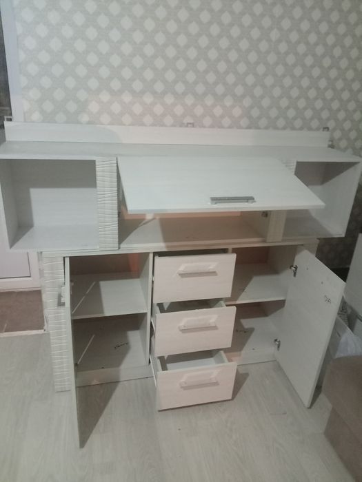 Продам два шкавчика можно отдельно  купить