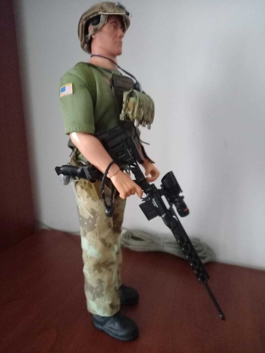 figurina action figure 30cm 1/6 soldat cu casca pusca luneta pistol