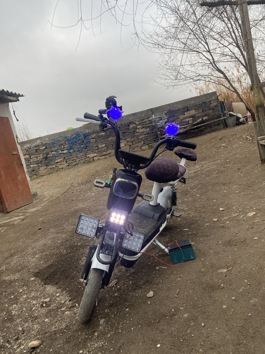 Електроный мопет