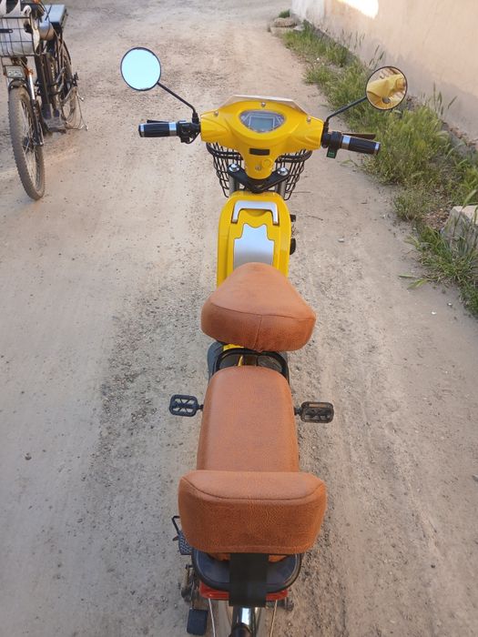 Электронный велосипед сотилади