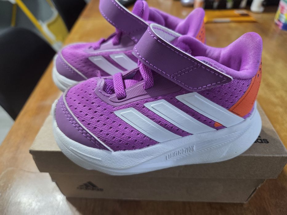 Бебешки маратонки Адидас Light motion р-р 20