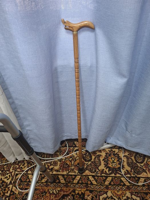 Продам ходунки, и два костыля