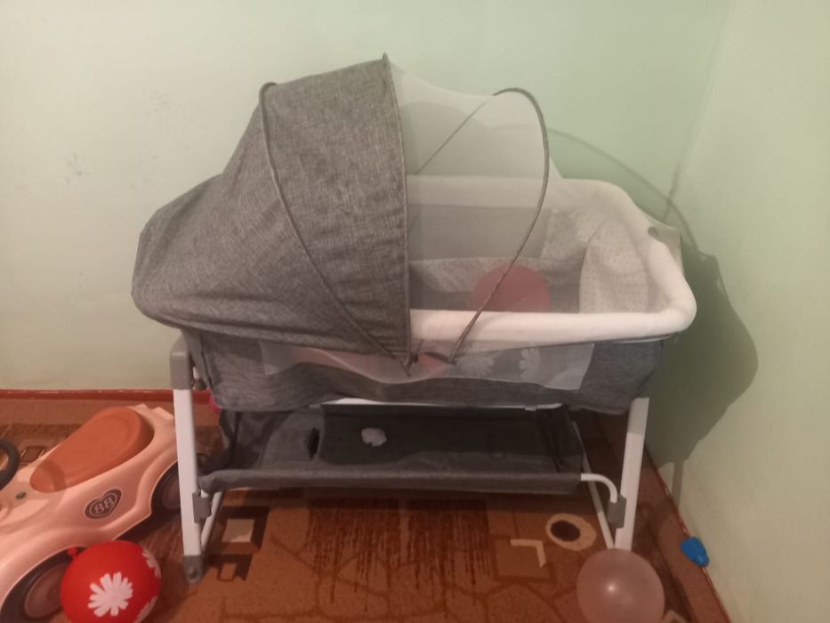 Манеж кроват сатылады