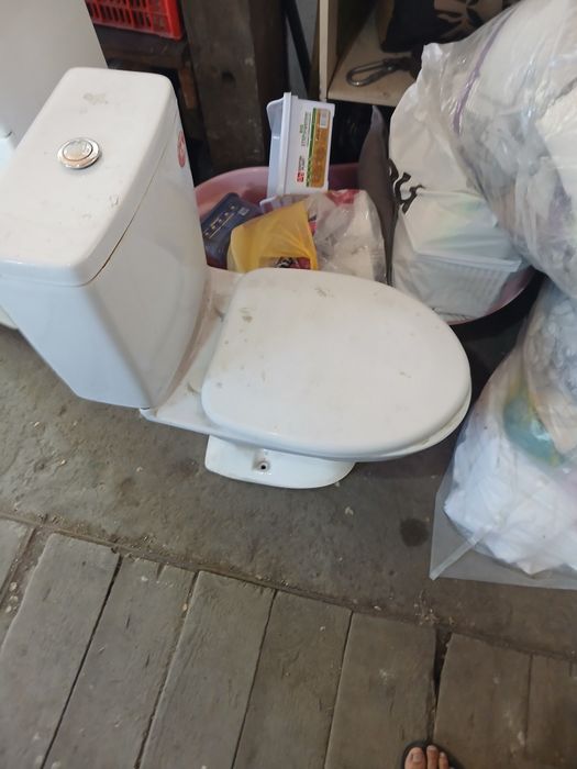 Туалет керамический