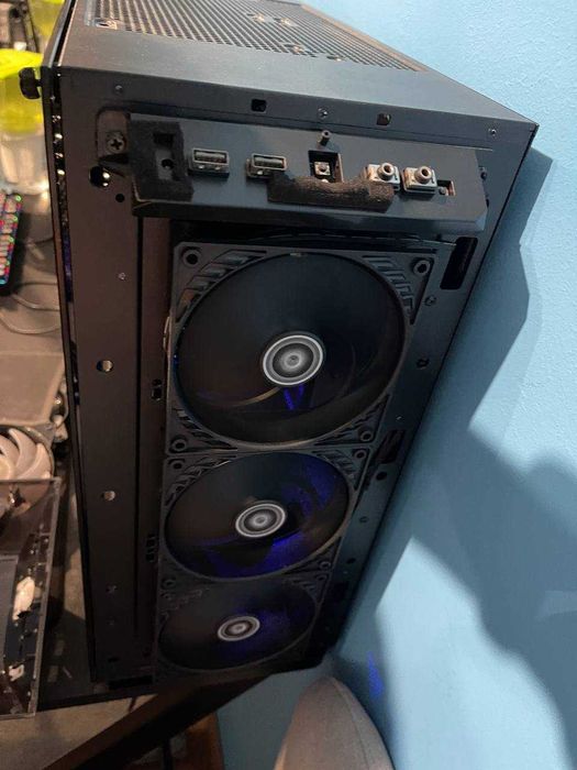 PC кутия Cooler Master MasterBox MB520 RGB – отлично състояние