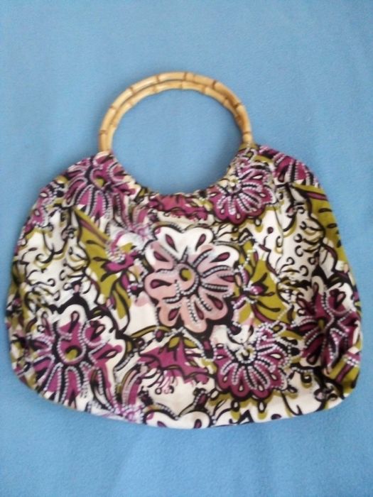 Чанта от плат,с дървени обръчи.