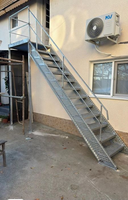 Scări zincate 85x27