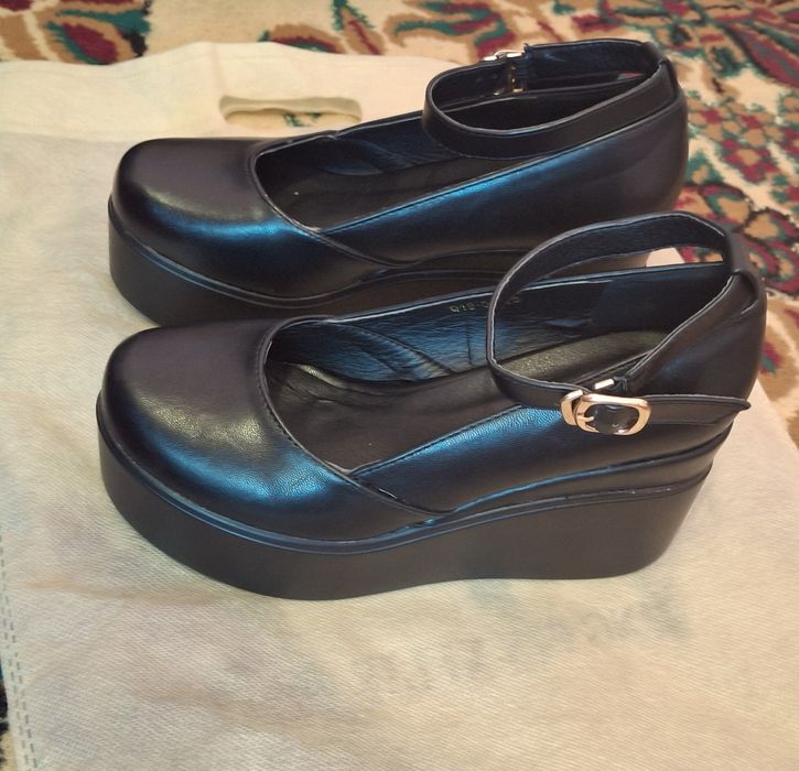 Женская босоножка