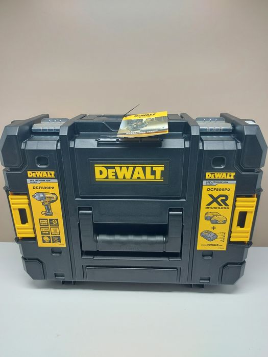 Нов гайковерт Dewalt DCF899P1