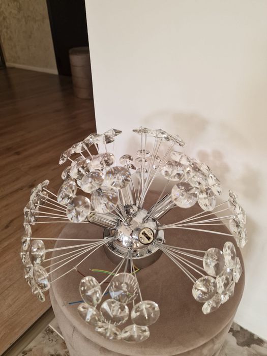 Lustră tip păpădie Mobexpert – 200 lei