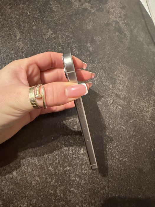 iPhone 15 pro 128 gb Natural titanium