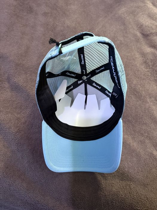 шапка с козирка Rewired 2.0 R Trucker в цвят Aqua/White.