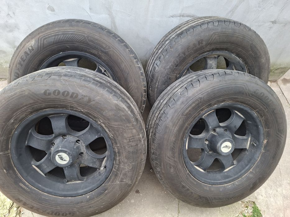 Гуми с джанти 17ки