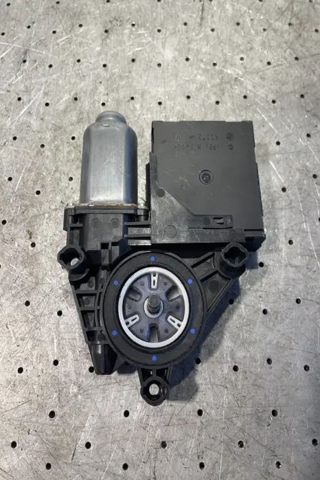 Motoras macara geam fata stanga Skoda Octavia 2007