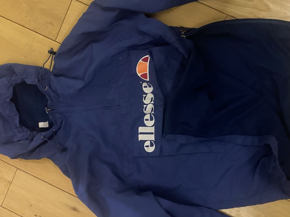 ellese ветровка в добро състояние